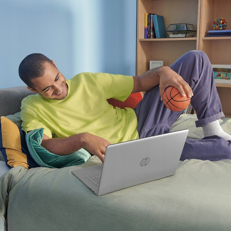 LIMITOWANY LAPTOP HP 17 i3-N305 8GB DDR4 1TB SSD HD+ BLK W11 17.3" SREBRNY