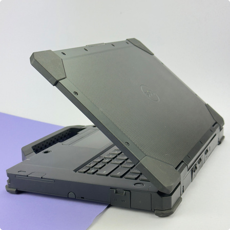 PANCERNY Latitude 5430 Rugged i7-1185 32GB DDR4 SSD FHD W11P z rączką